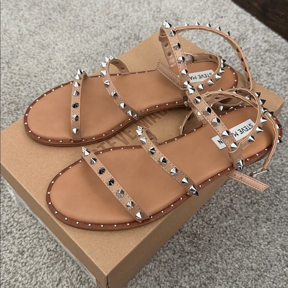 Steve Madden Transport Tan Sandals with Silver Studs - Picture 1 of 2
